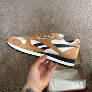 Reebok classic leather brown and navy blue color !